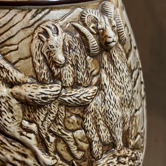 AVON Great American Wildlife Stein - Picture 4 of 9